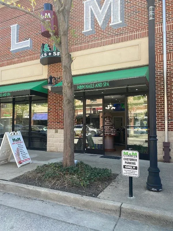 M & M nails and Spa — Nail salon in Huntington